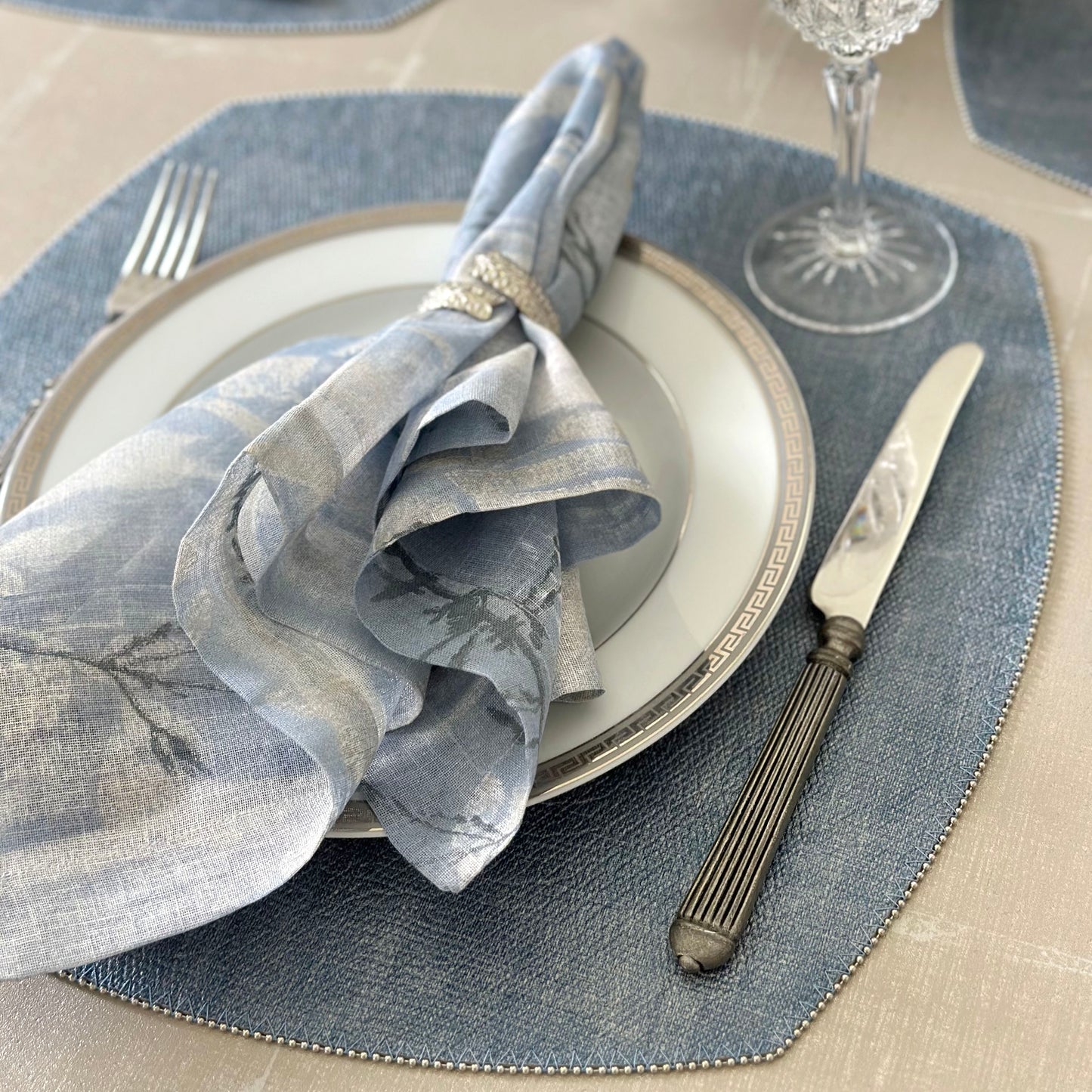 Allure 16-Inch Elliptical Vinyl Placemats with Beaded Edges