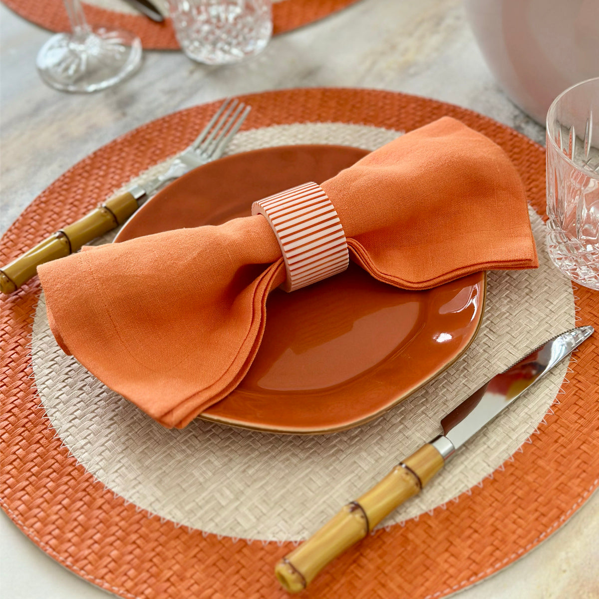 Halo Reversible Round Placemats