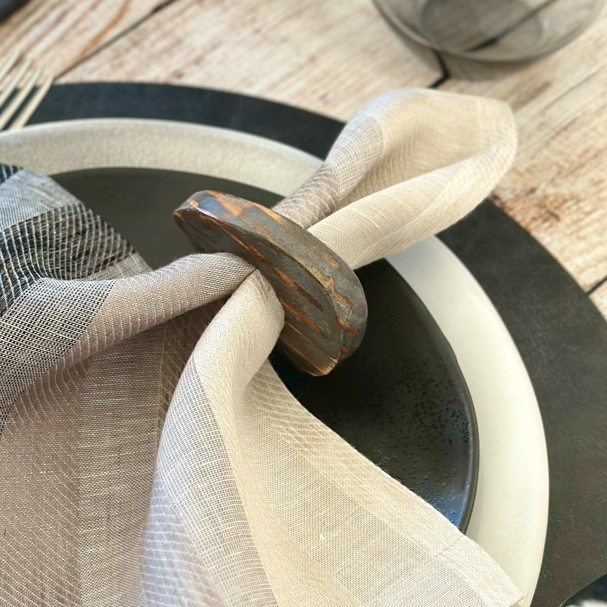 Oval Eye Natural Napkin Ring