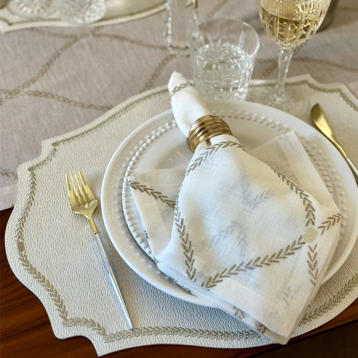 Regent Luminous Embroidered Placemats