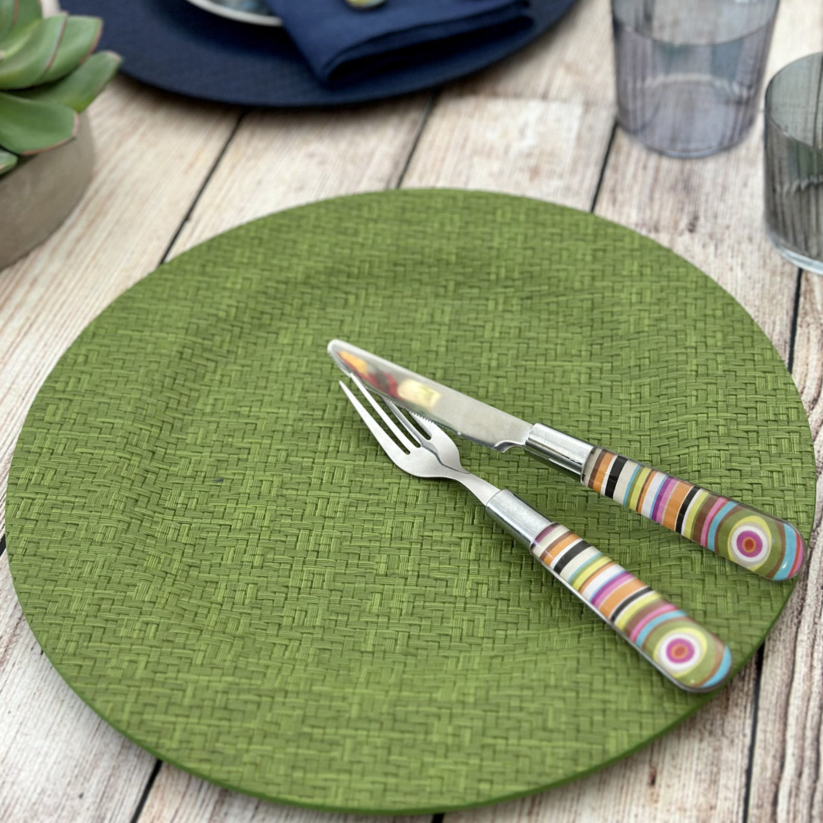 Wicker 13-Inch Round Charger Plates
