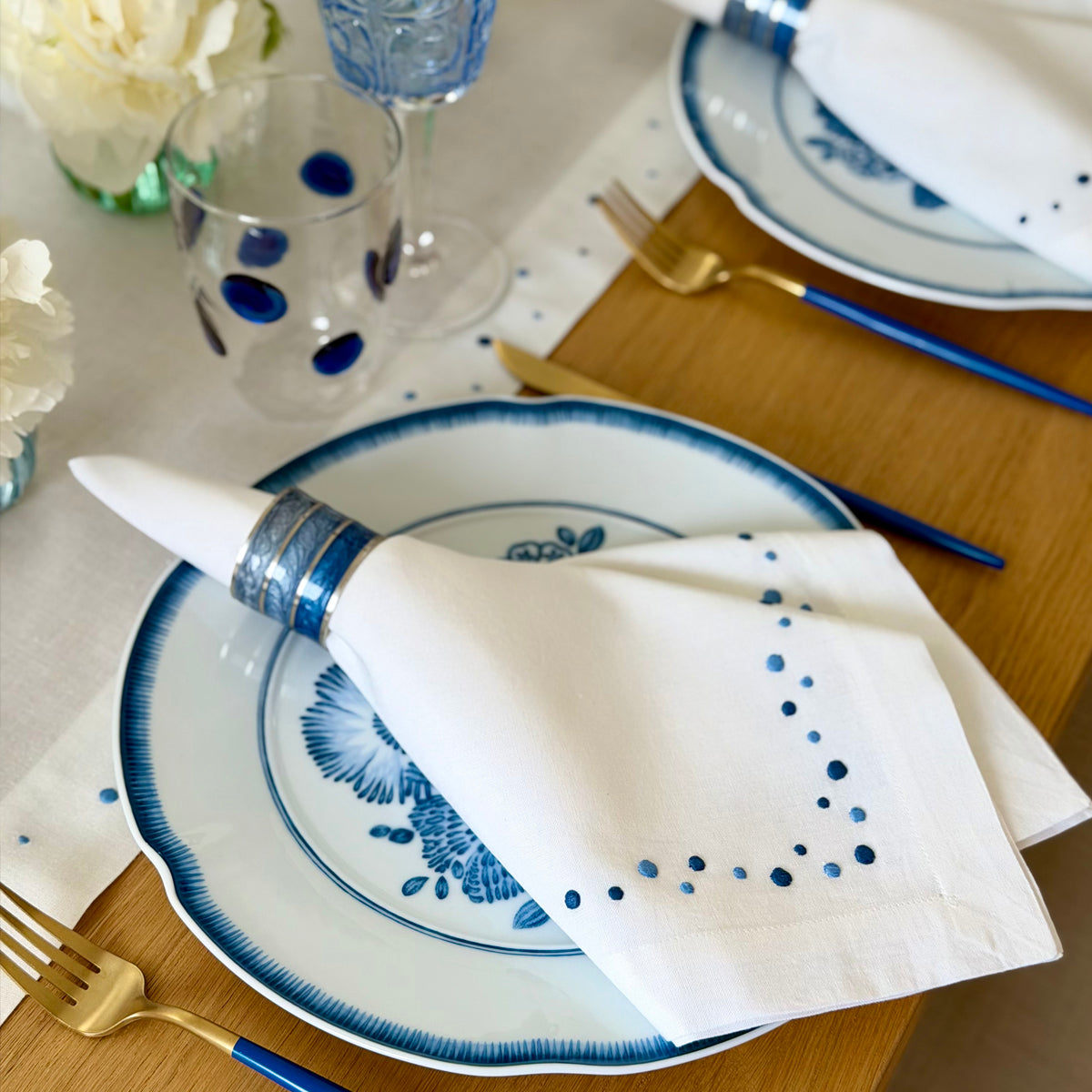 Dots Embroidered Napkins & Runners