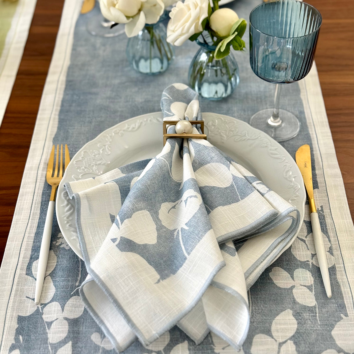 Fleur de Lin Floral Napkins & Runners