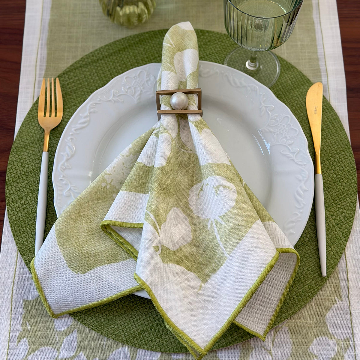 Fleur de Lin Floral Napkins & Runners