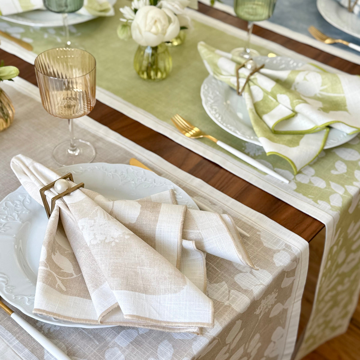 Fleur de Lin Floral Napkins & Runners