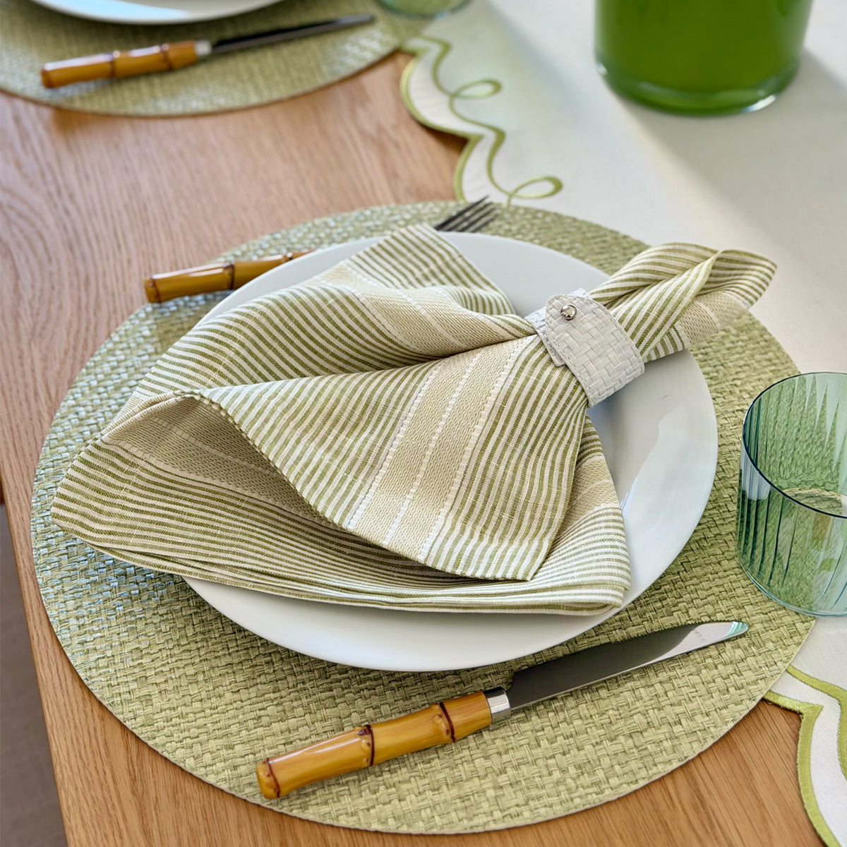 Wicker Oblong & Round Vinyl Placemats