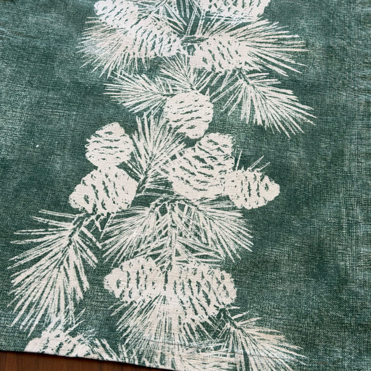 Pinecone Emerald Runner